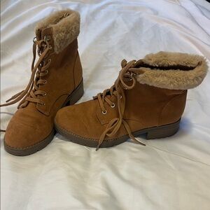 LIKE NEW! Women's Brown Fur-Lined Ankle Boots